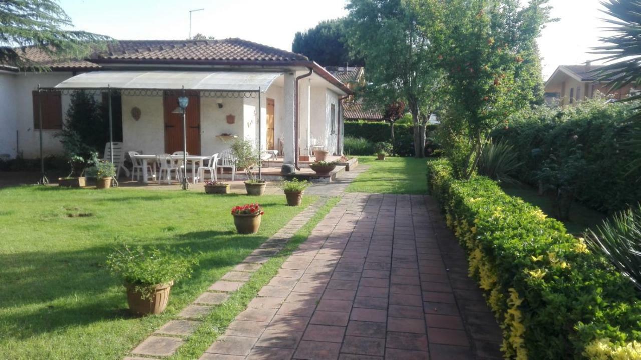 La Casa Di Angelo E Gladys Villa Bella Farnia Buitenkant foto